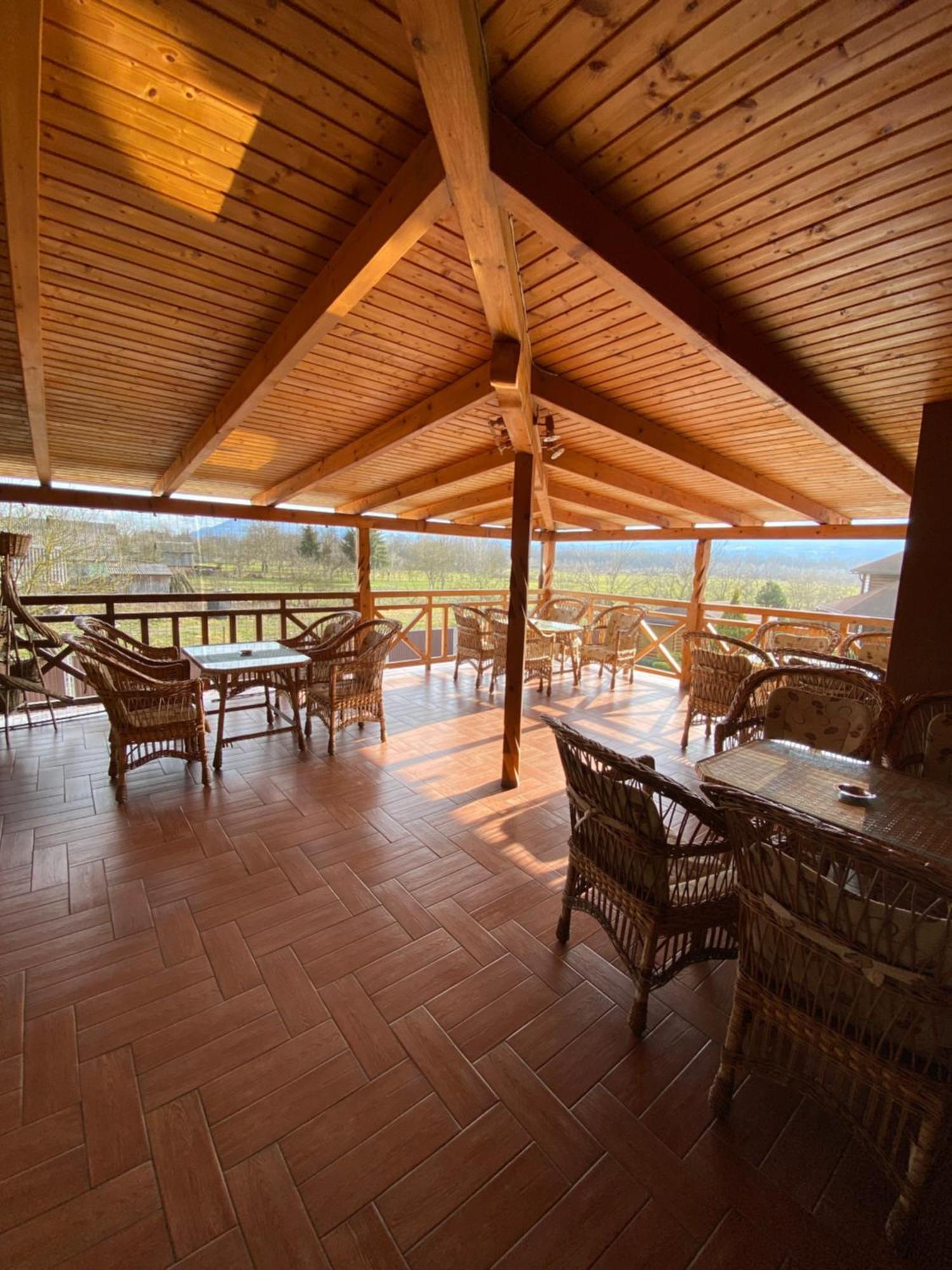 Візит Hotel Bushtyno Luaran gambar