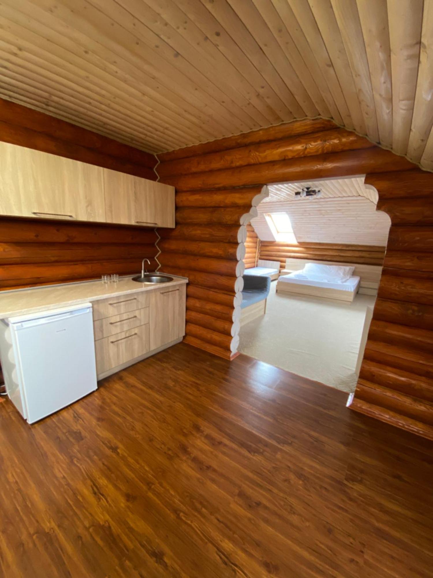 Візит Hotel Bushtyno Luaran gambar