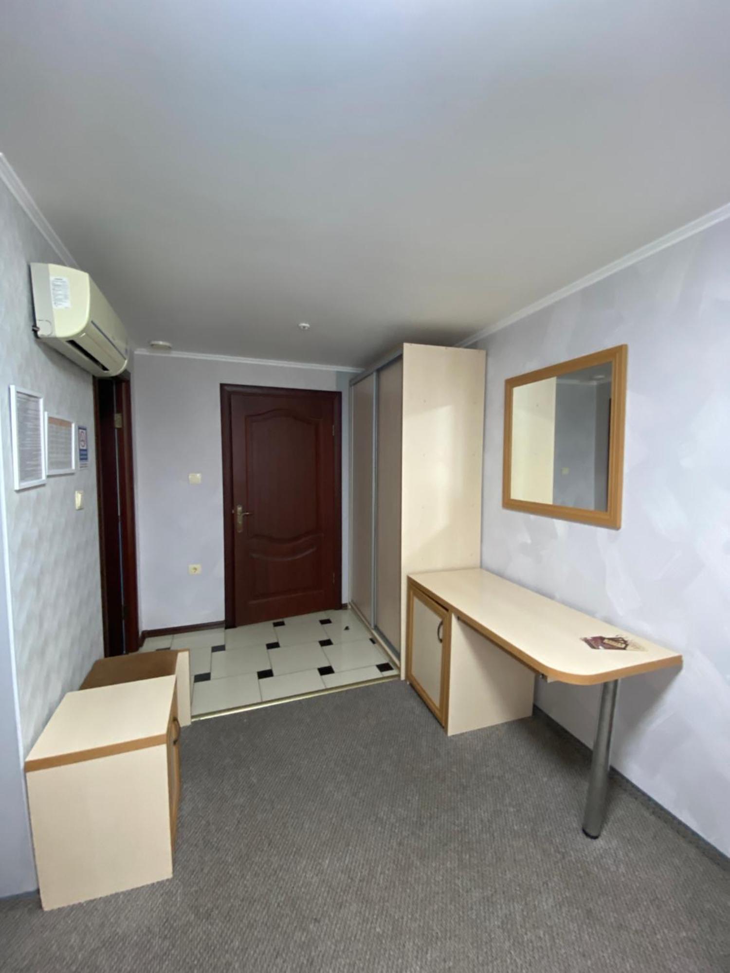 Візит Hotel Bushtyno Luaran gambar