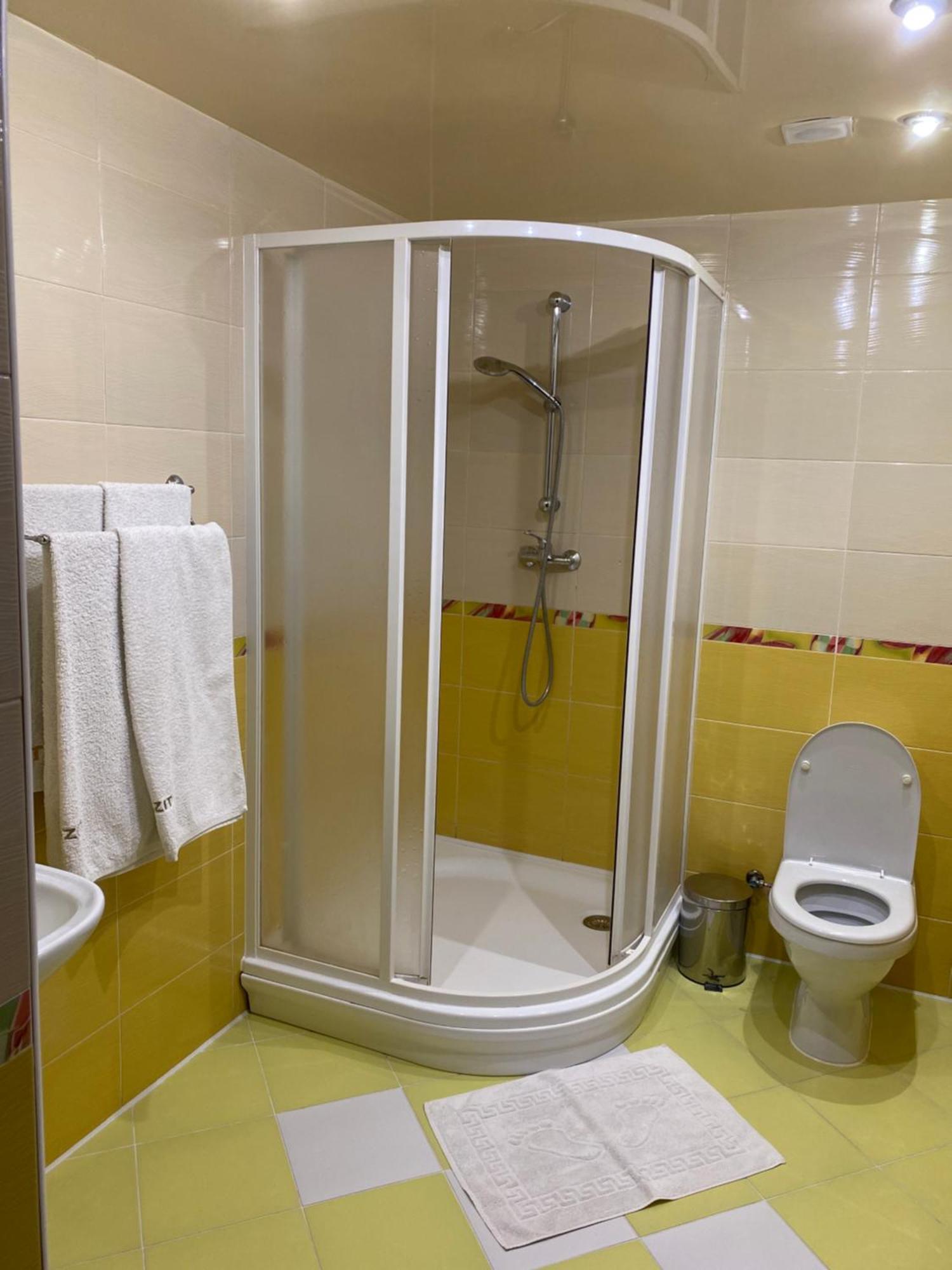 Візит Hotel Bushtyno Luaran gambar